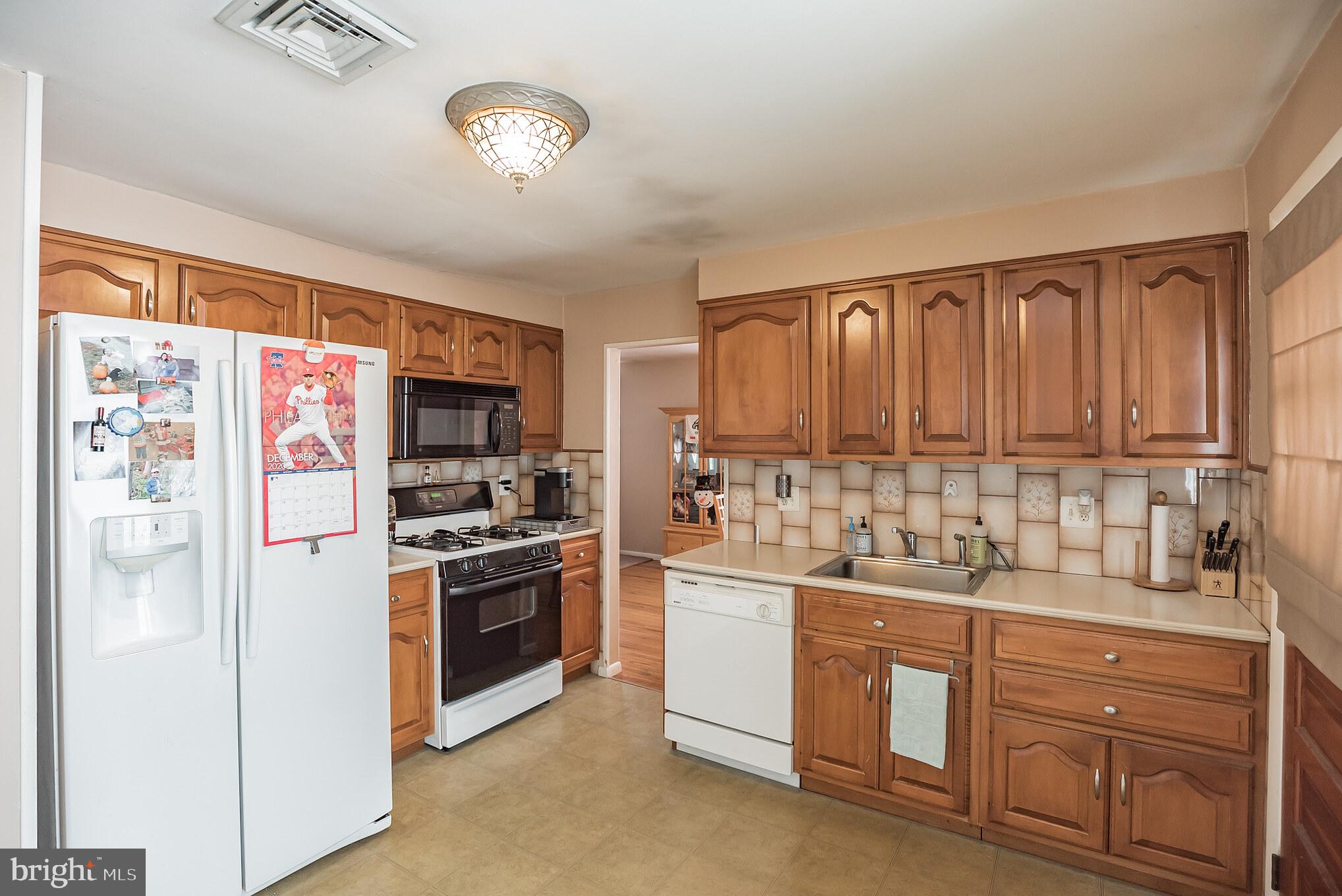 9703 Glenhope Road Philadelphia, PA 19115 - Photo 14 of 30 Gallery Image 14