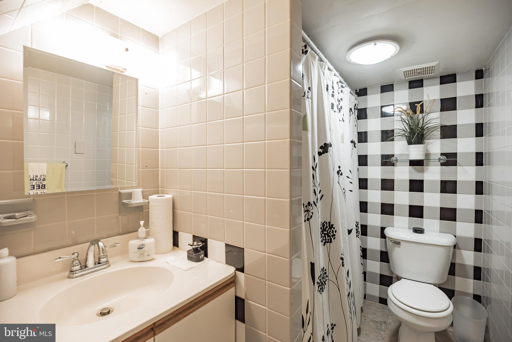 9703 Glenhope Road Philadelphia, PA 19115 - Photo 28 of 30 Gallery Image 28