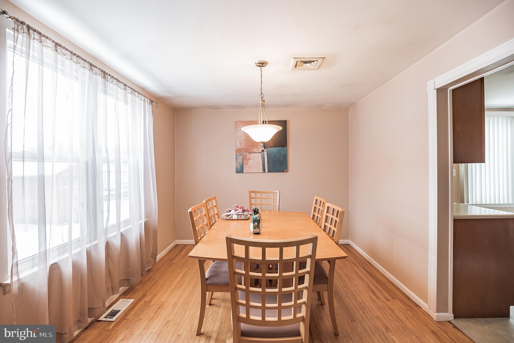 9703 Glenhope Road Philadelphia, PA 19115 - Photo 9 of 30 Gallery Image 9