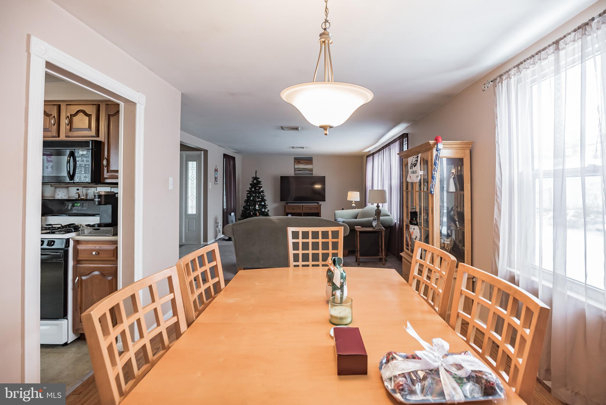 9703 Glenhope Road Philadelphia, PA 19115 - Photo 10 of 30 Gallery Image 10
