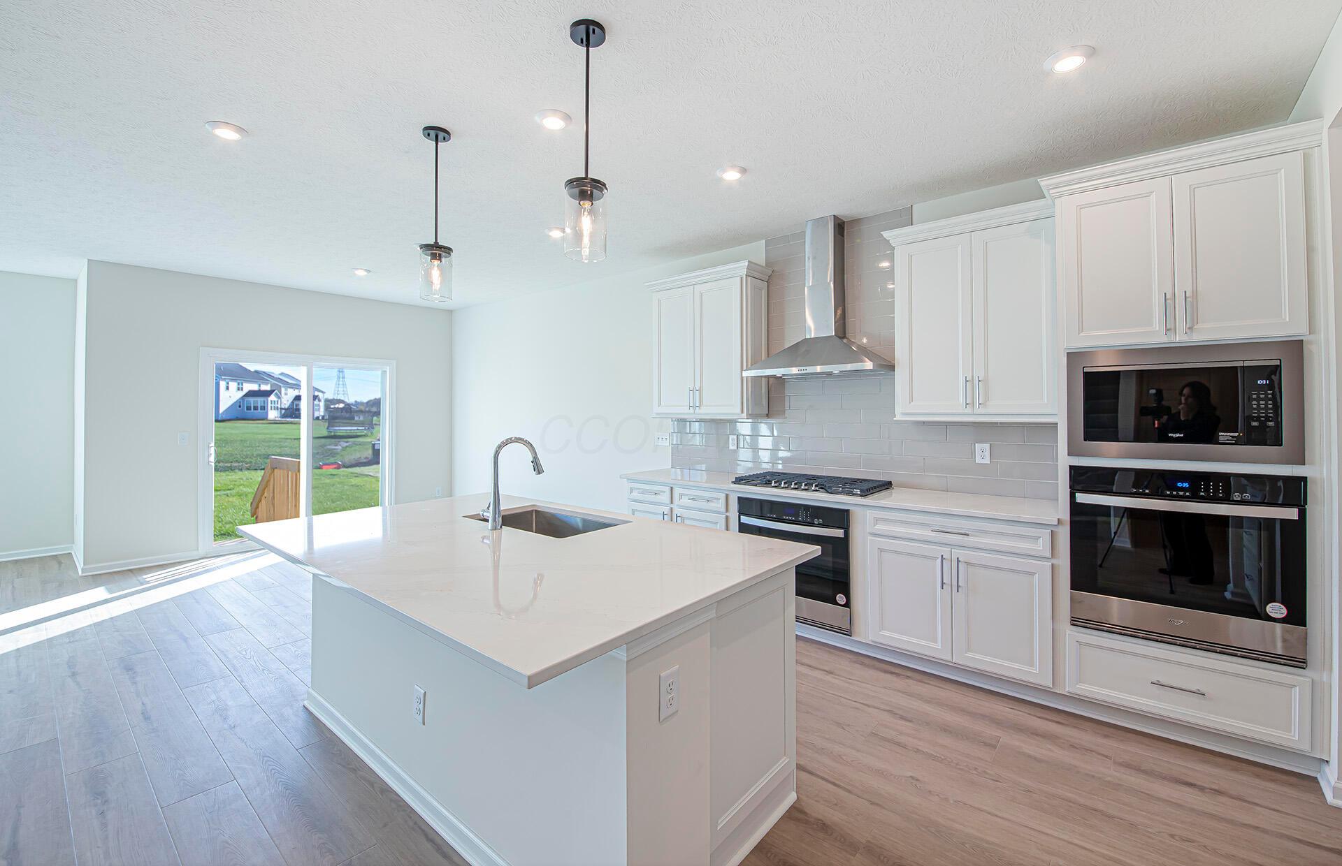 129 East Wind Road, Unit LOT 13958 Delaware, OH 43015 - Photo 4 of 35 4 Kitchen