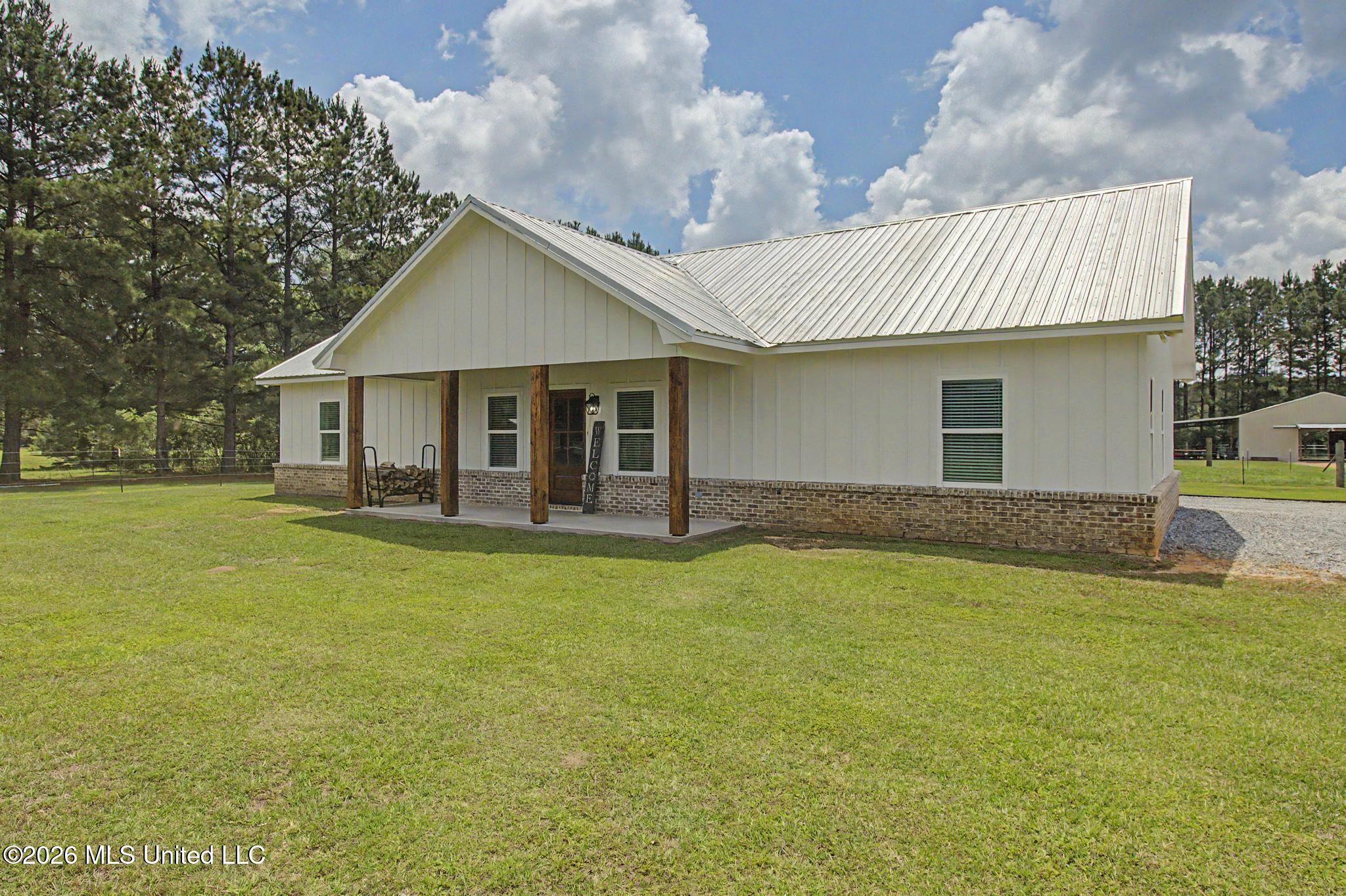 52 Jeslan Trail Lumberton, MS 39455 - Photo 2 of 30 22_51326 52 Jeslan Trail