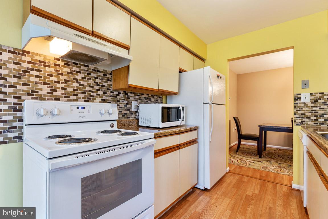 7428 Rokeby Drive, Unit 3 Manassas, VA 20109 - Photo 16 of 31 Newer appliances