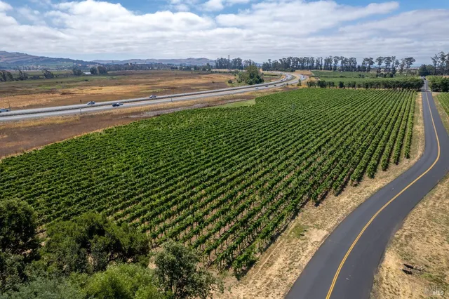 $8,400,000 | 1000-1100 Stanly Lane, Napa, CA 94559