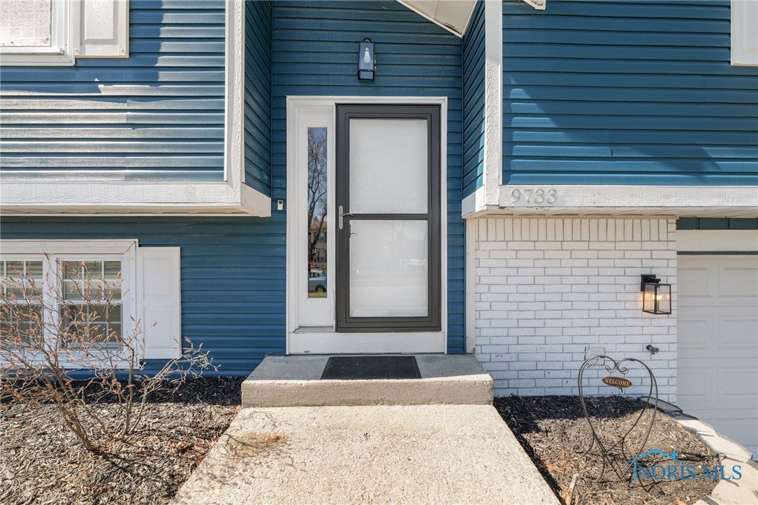 9733 Millcroft Road Perrysburg, OH 43551 - Photo 4 of 42 Gallery Image 4