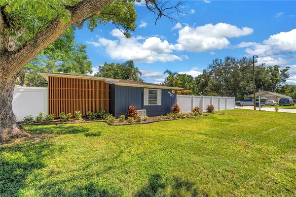 $3,000 | 450 47th Street South, St. Petersburg, FL 33711