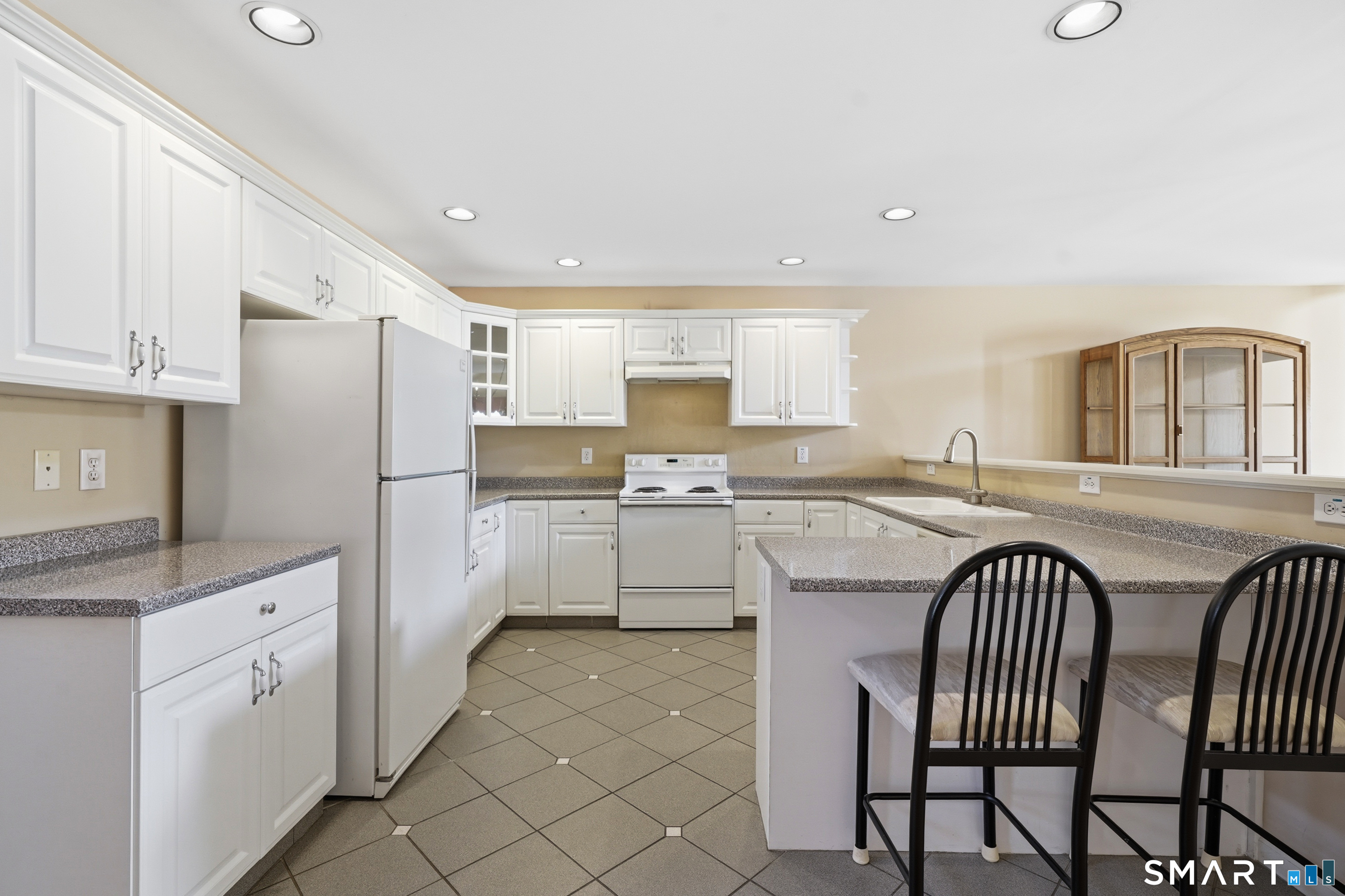 31 St George Place, Unit 31 Newtown, CT 06482 - Photo 17 of 30