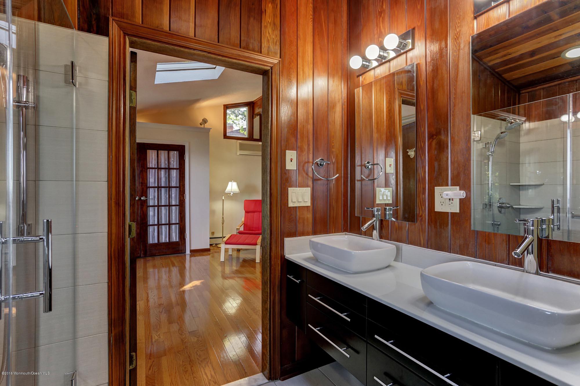 6 Belvidere Road Atlantic Highlands, NJ 07716 - Photo 30 of 55 Double sinks