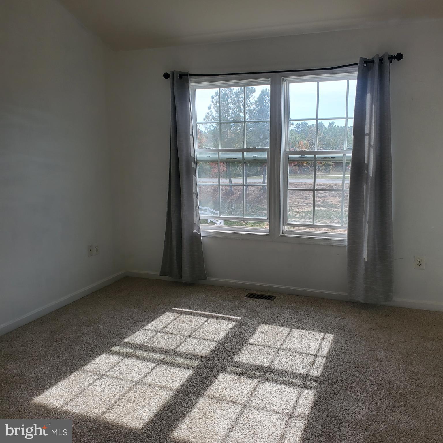 7125 Durrette Road Ruther Glen, VA 22546 - Photo 14 of 18 Master Bedroom - Upper Level