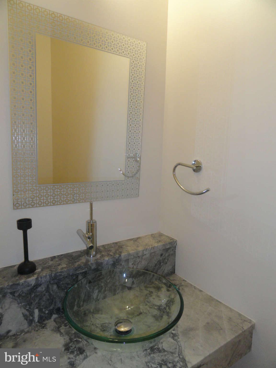 27 R Street Northeast Washington, DC 20002 - Photo 11 of 30 Main Level Powder Room