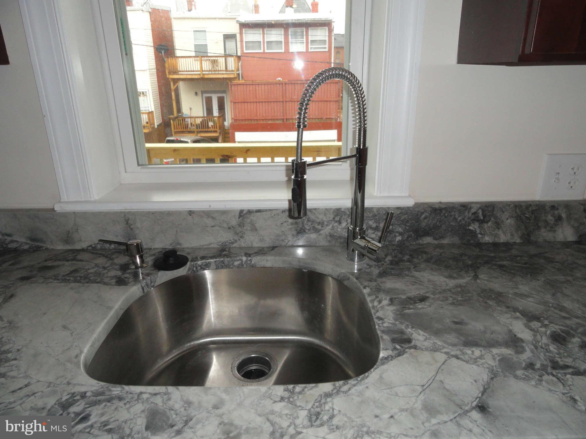 27 R Street Northeast Washington, DC 20002 - Photo 10 of 30 Kitchen with Granite Counters