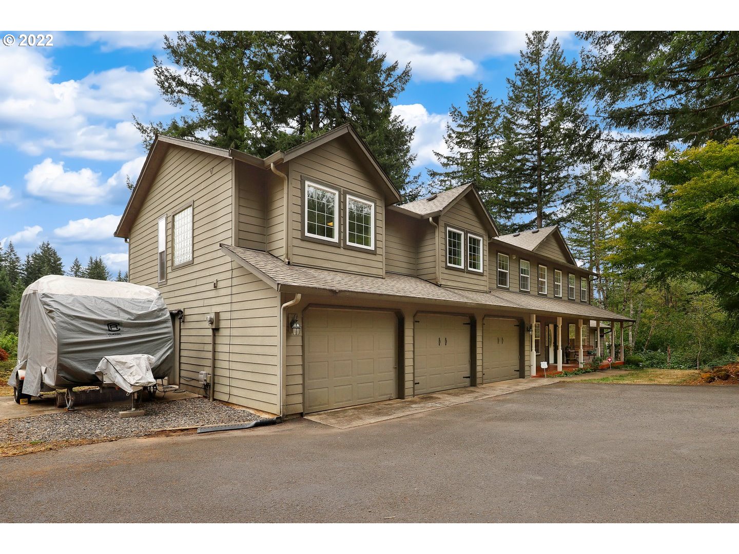 27507 Northeast 42nd Circle Camas, WA 98607 - Photo 2 of 30 a front view of a house with a garden