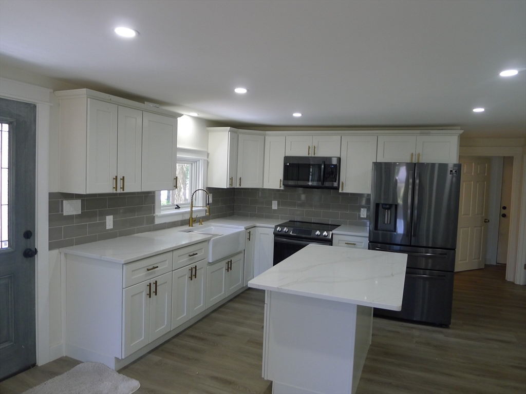 6 Cranberry Meadow Shore Road Charlton, MA 01507 - Photo 2 of 18