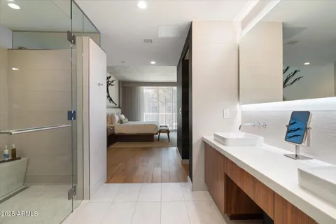 $1,250,000 | 5455 East Lincoln Drive, Unit 2009, Paradise Valley, AZ 85253