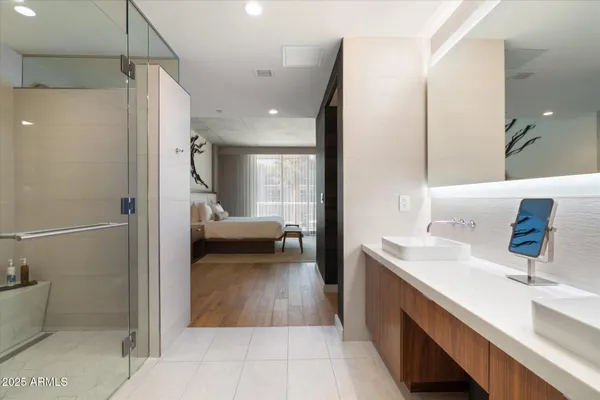 $1,250,000 | 5455 East Lincoln Drive, Unit 2009, Paradise Valley, AZ 85253