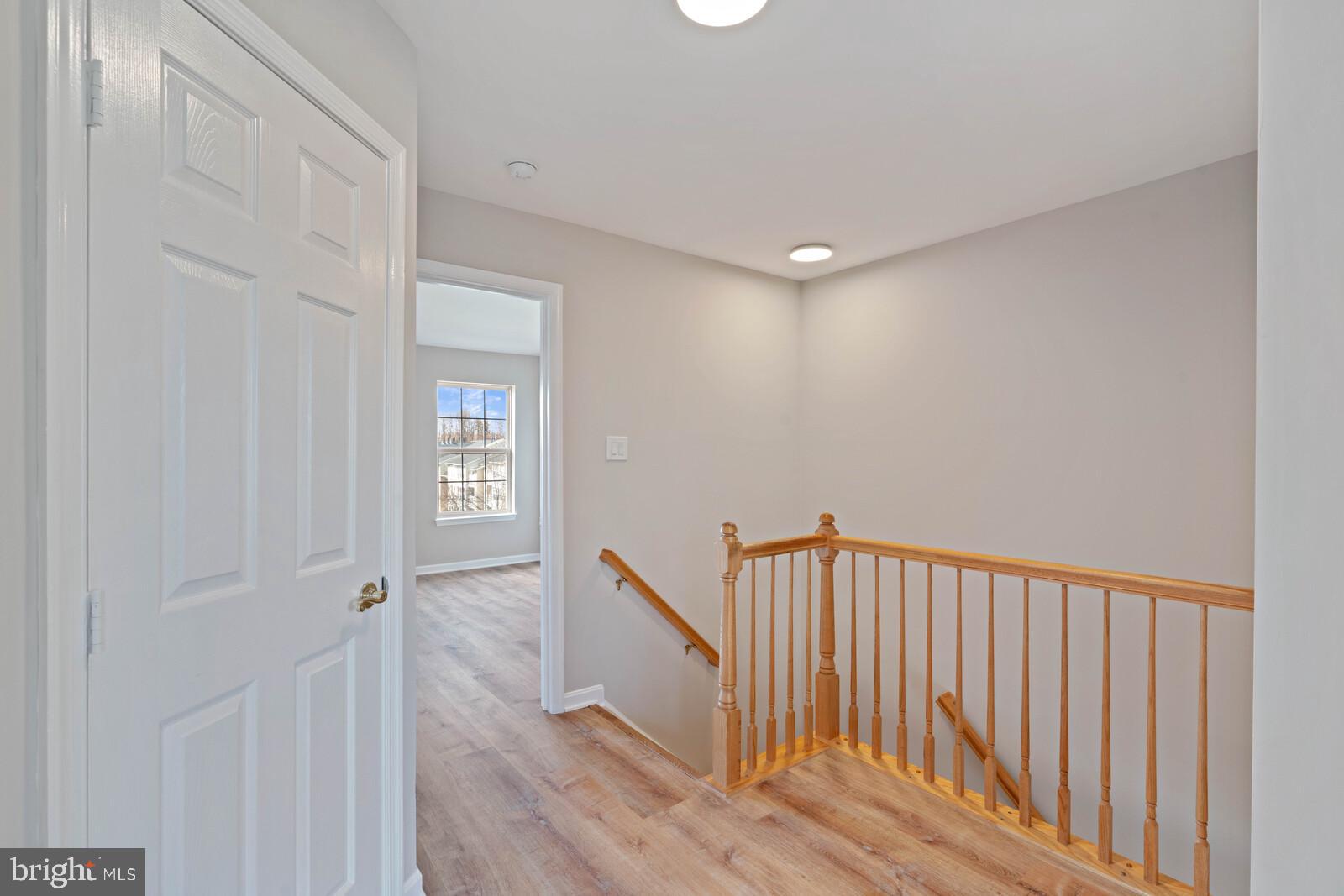 9204 Lorton Valley Road Lorton, VA 22079 - Photo 25 of 38 Upper Level Hallway