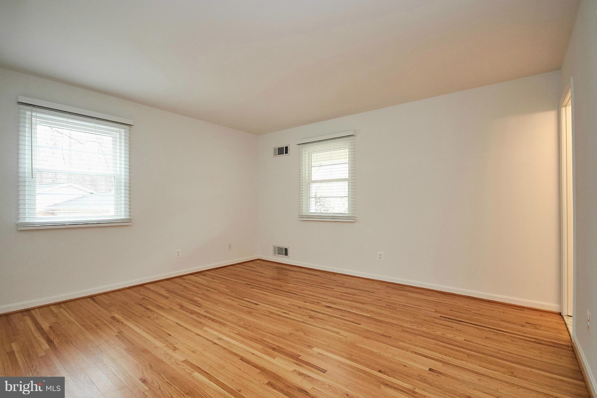 2402 Old Trace Lane Reston, VA 20191 - Photo 17 of 30 Bedroom (Master)
