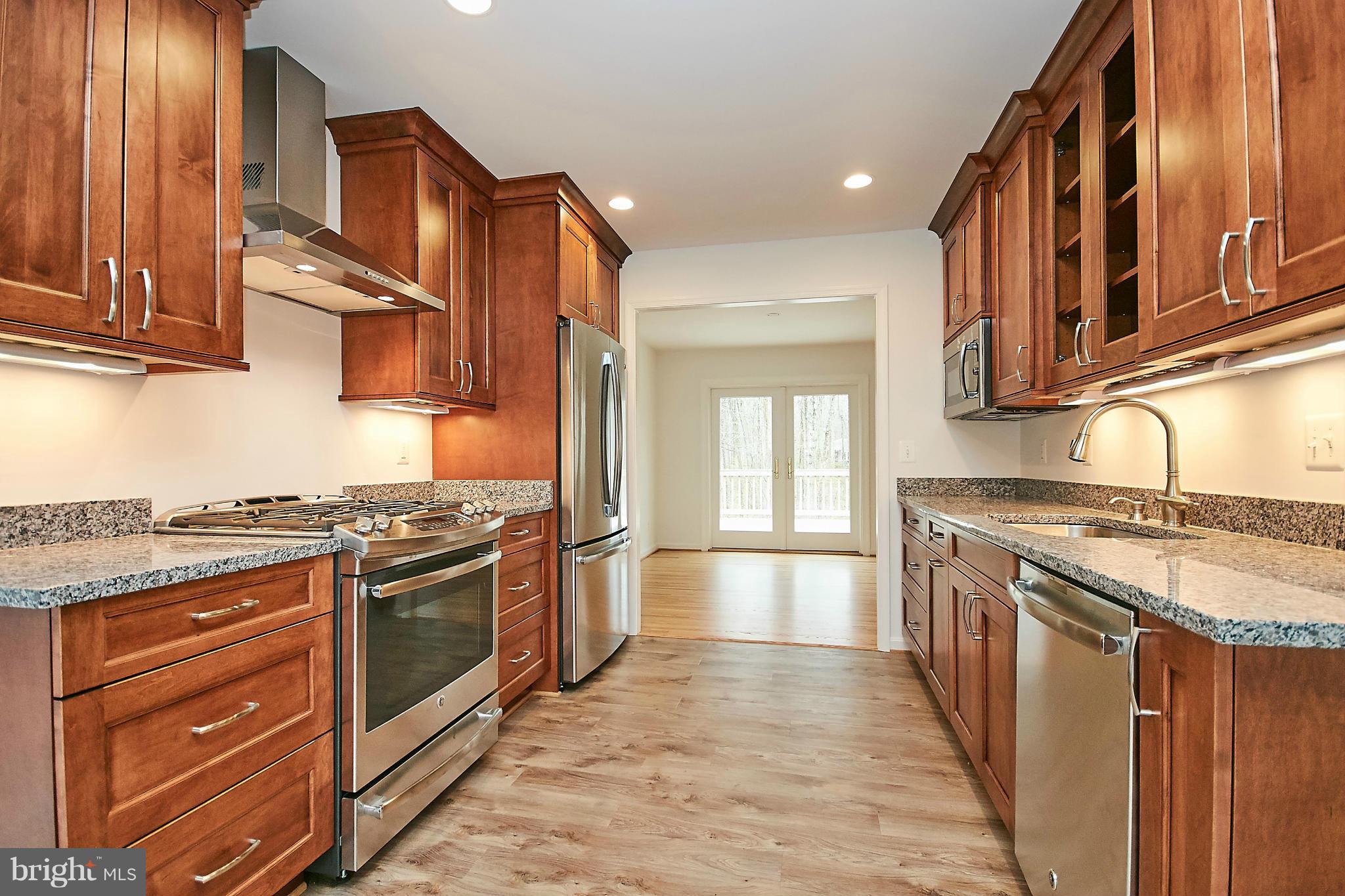 2402 Old Trace Lane Reston, VA 20191 - Photo 5 of 30 Kitchen