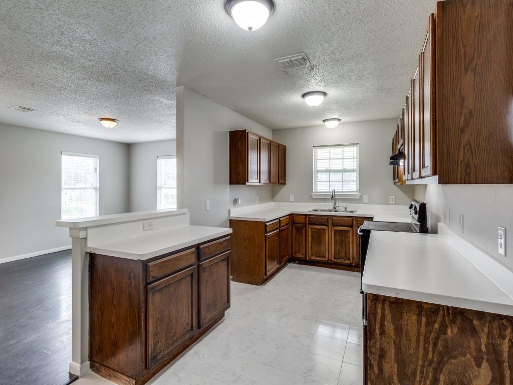 2621 Choice Street Dallas, TX 75215 - Photo 10 of 25