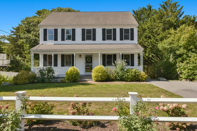 $927,500 | 1311 Main Street, Cotuit, MA 02635