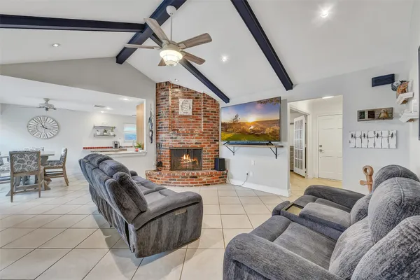 $460,000 | 2211 Bayou Drive, League City, TX 77573