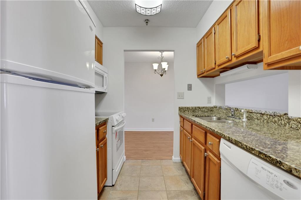 300 Johnson Ferry Road, Unit B1002 Sandy Springs, GA 30328 - Photo 6 of 26 Gallery Image 6