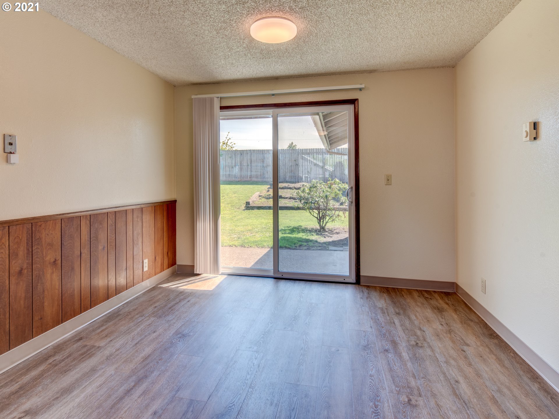 455 Panda Loop Eugene, OR 97401 - Photo 7 of 17 Gallery Image 7