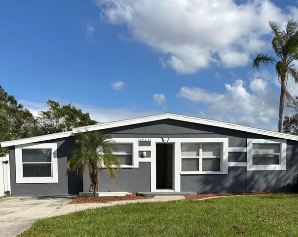 $2,750 | 3925 Mesa Avenue, Sarasota, FL 34233