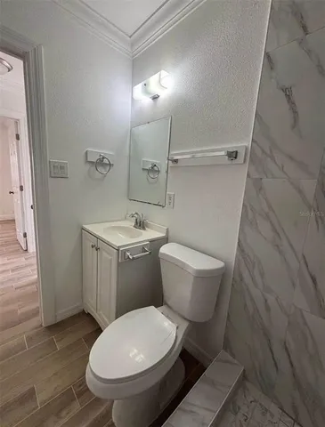 $2,750 | 3925 Mesa Avenue, Sarasota, FL 34233