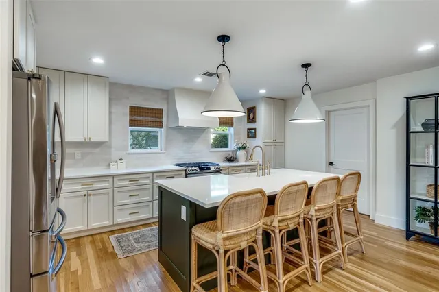 $815,000 | 6537 Patrick Drive, Dallas, TX 75214