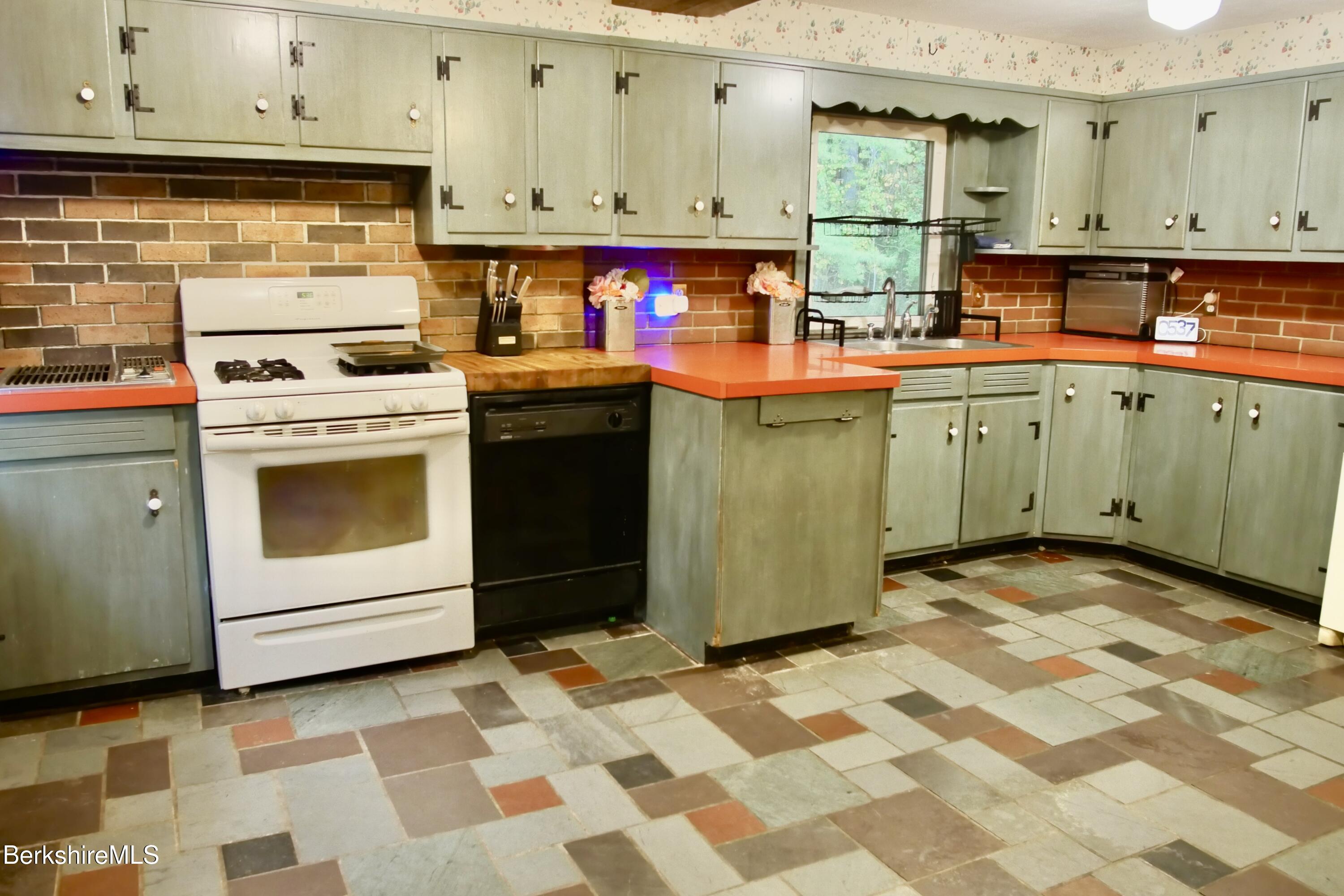 15 West Stockbridge Road Glendale, MA 01229 - Photo 9 of 19 house6
