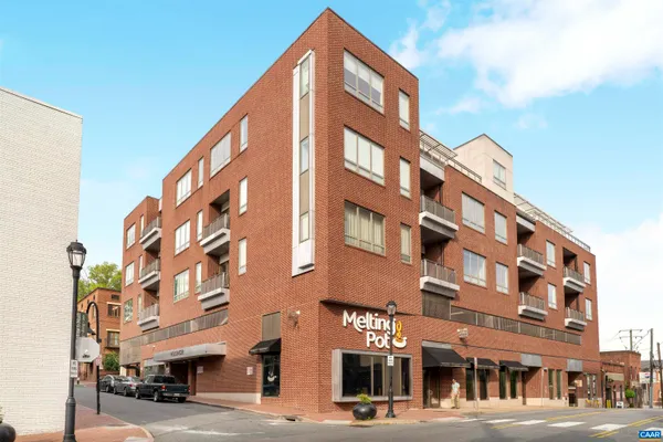 $990,000 | 112 5th Street Southeast, Unit 3D, Charlottesville, VA 22902