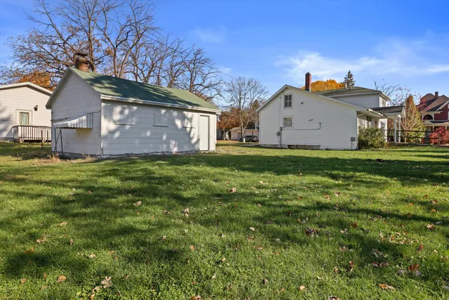 $299,900 | 210 South Washington Street, Elkhorn, WI 53121