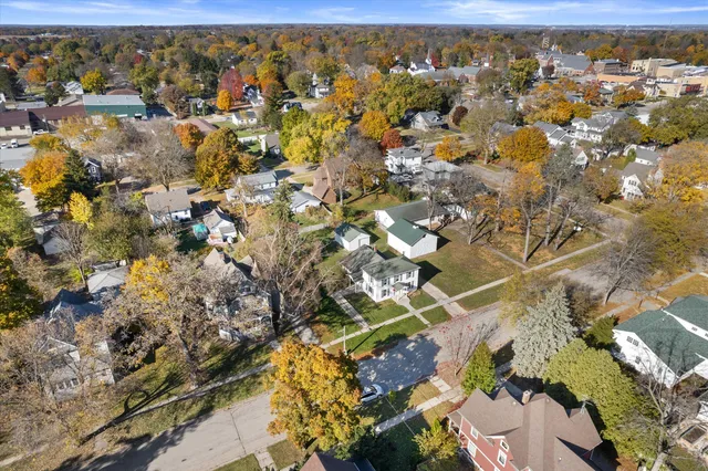 $299,900 | 210 South Washington Street, Elkhorn, WI 53121