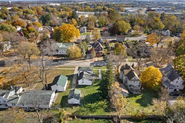 $299,900 | 210 South Washington Street, Elkhorn, WI 53121