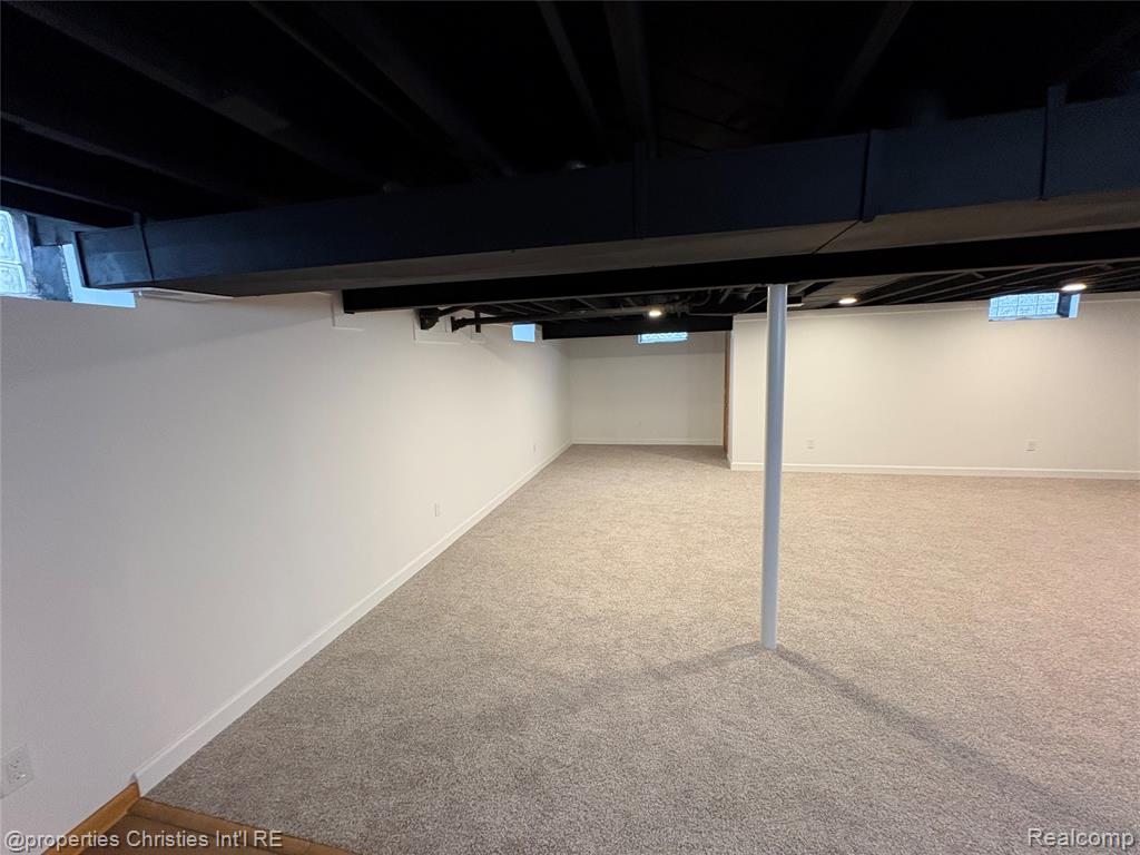 17330 Beverly Road Beverly Hills, MI 48025 - Photo 19 of 24