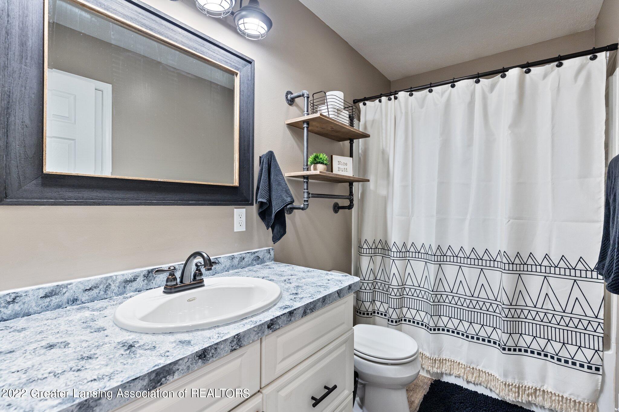 6902 Clark Road Bath, MI 48808 - Photo 27 of 40 37-web-or-mls-1P6A6819