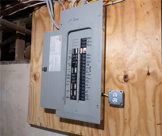 $925,000 | 81 Old North Road, South Kingstown, RI 02881