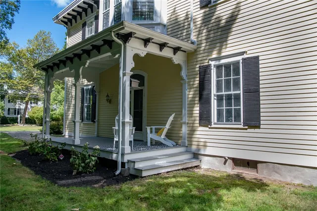 $925,000 | 81 Old North Road, South Kingstown, RI 02881