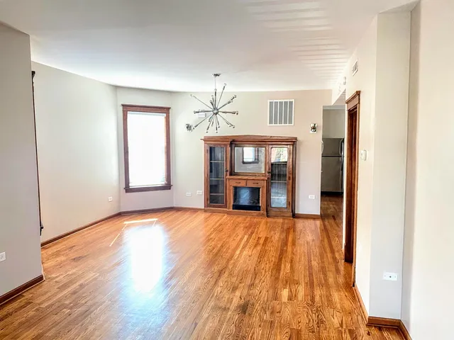 $1,750 | 2328 North Kostner Avenue, Unit 2, Chicago, IL 60639