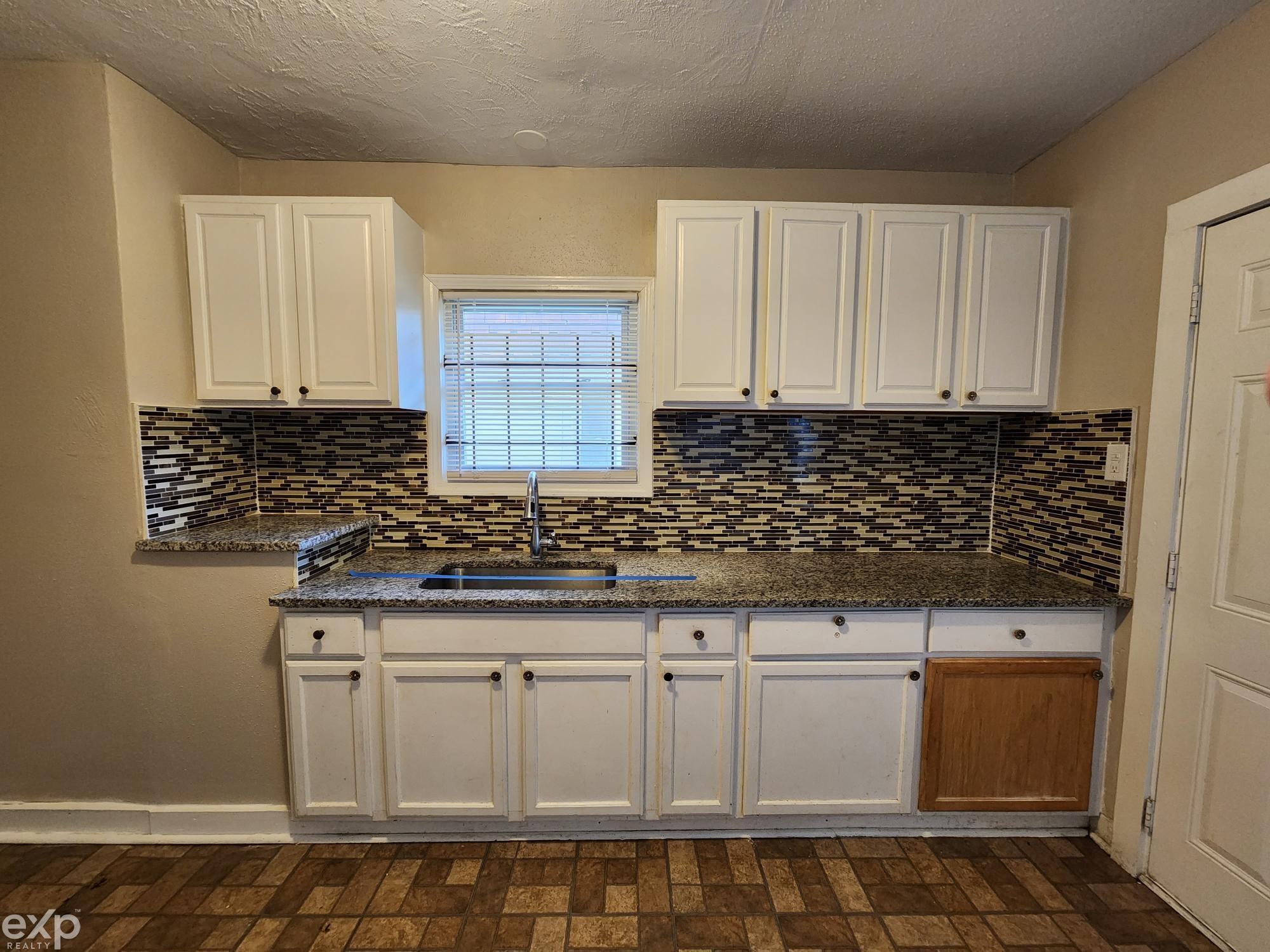 14512 Ashton Road Detroit, MI 48223 - Photo 6 of 21 50115579-5.JPG