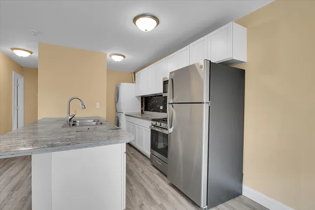 $222,900 | 488 Darlene Lane, Unit D, Glendale Heights, IL 60139