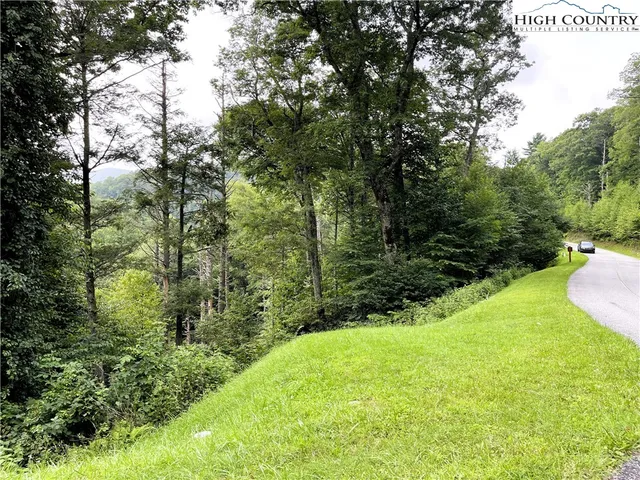 $174,900 | 129-130 Firethorn Trail, Blowing Rock, NC 28605
