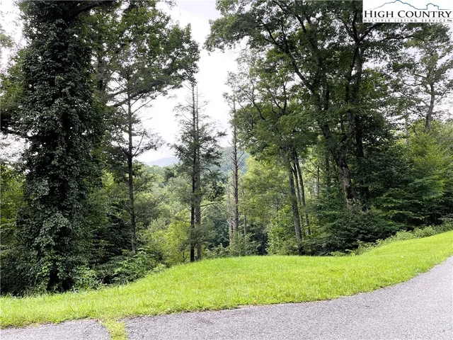 $174,900 | 129-130 Firethorn Trail, Blowing Rock, NC 28605