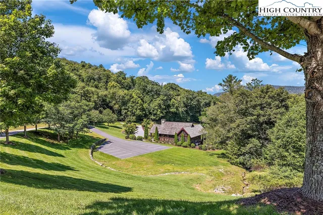 $174,900 | 129-130 Firethorn Trail, Blowing Rock, NC 28605