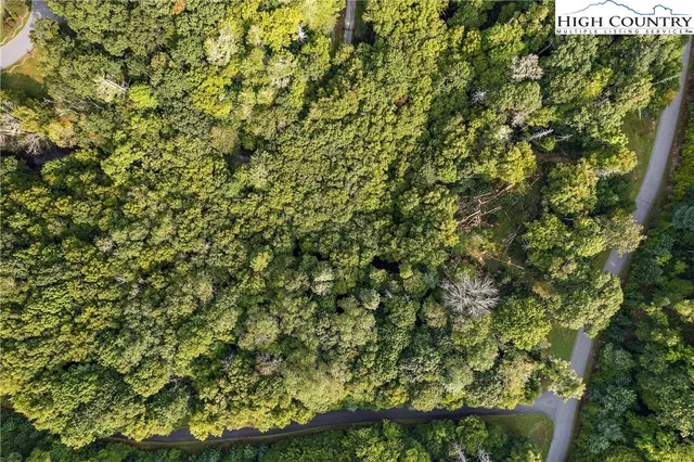 $174,900 | 129-130 Firethorn Trail, Blowing Rock, NC 28605