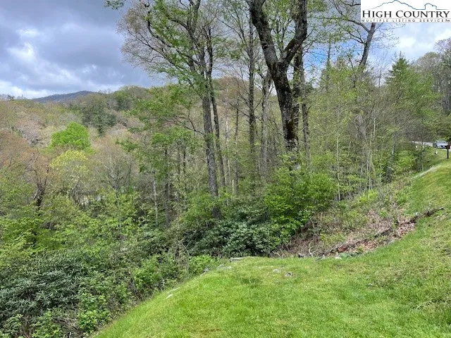 $174,900 | 129-130 Firethorn Trail, Blowing Rock, NC 28605