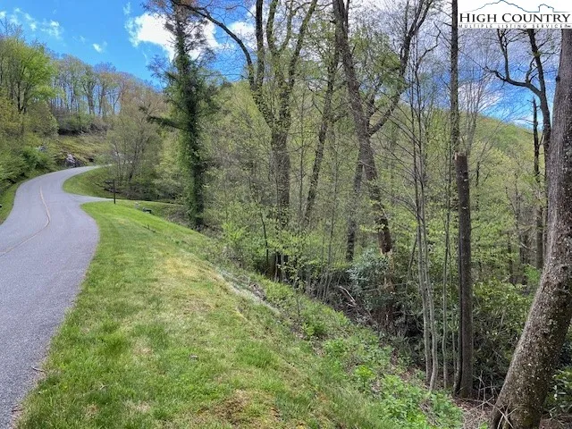 $174,900 | 129-130 Firethorn Trail, Blowing Rock, NC 28605