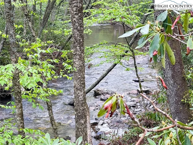 $174,900 | 129-130 Firethorn Trail, Blowing Rock, NC 28605