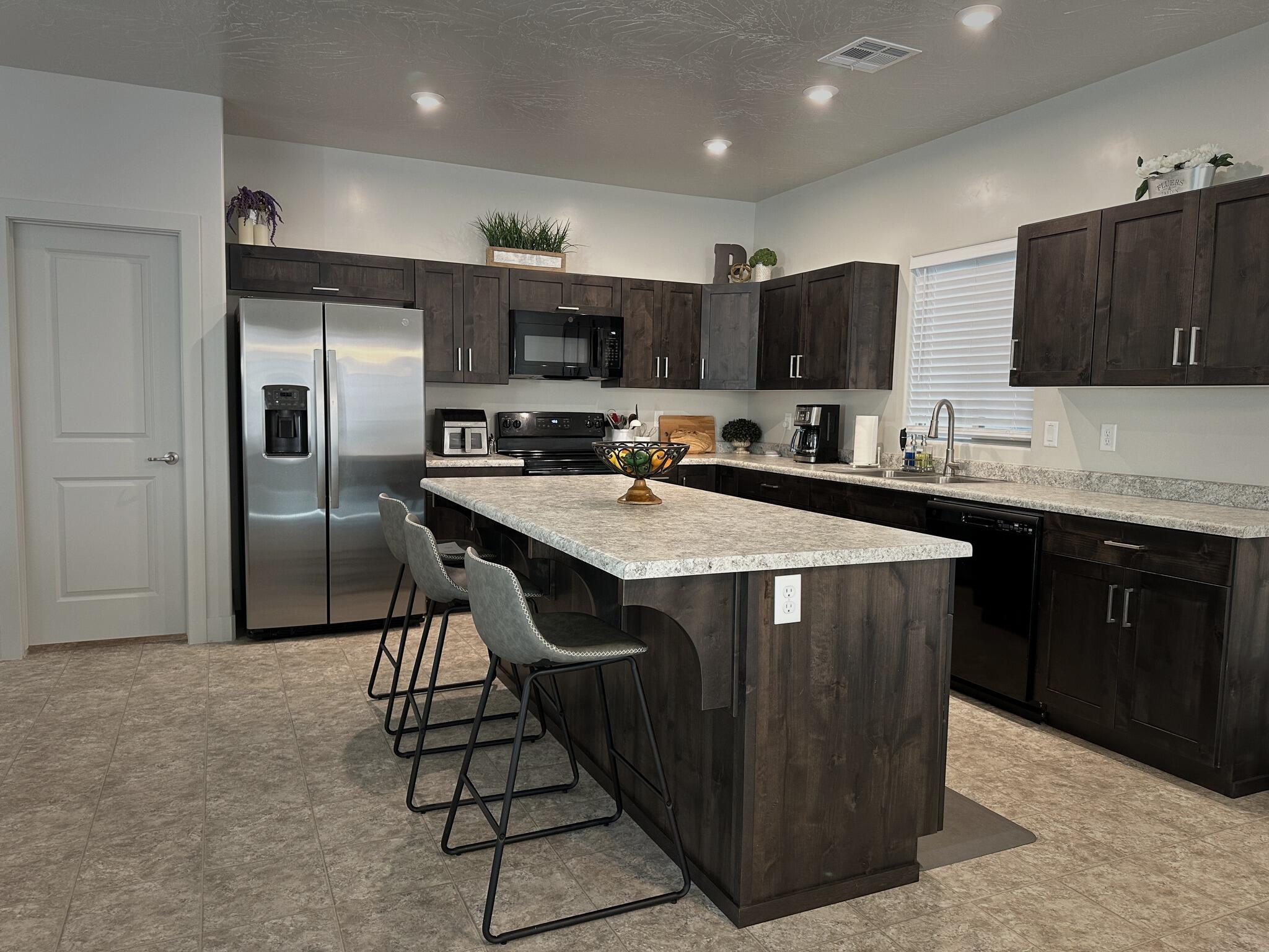 528 Riverbed Drive Washington, UT 84780 - Photo 9 of 26 Kitchen_-_angled_vignette